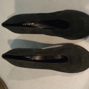 AUDLEY LONDON SUEDE PUMPS